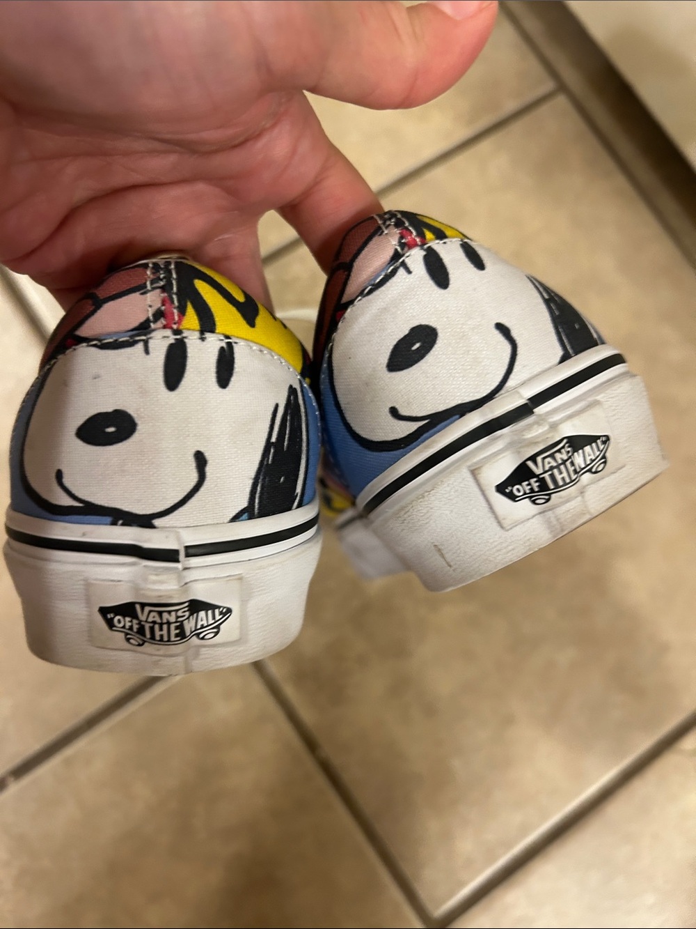 Rare Vans 7 Peanuts Charlie Brown Graphic Sneakers - Yellow/Pink/Black - Picture 3 of 6